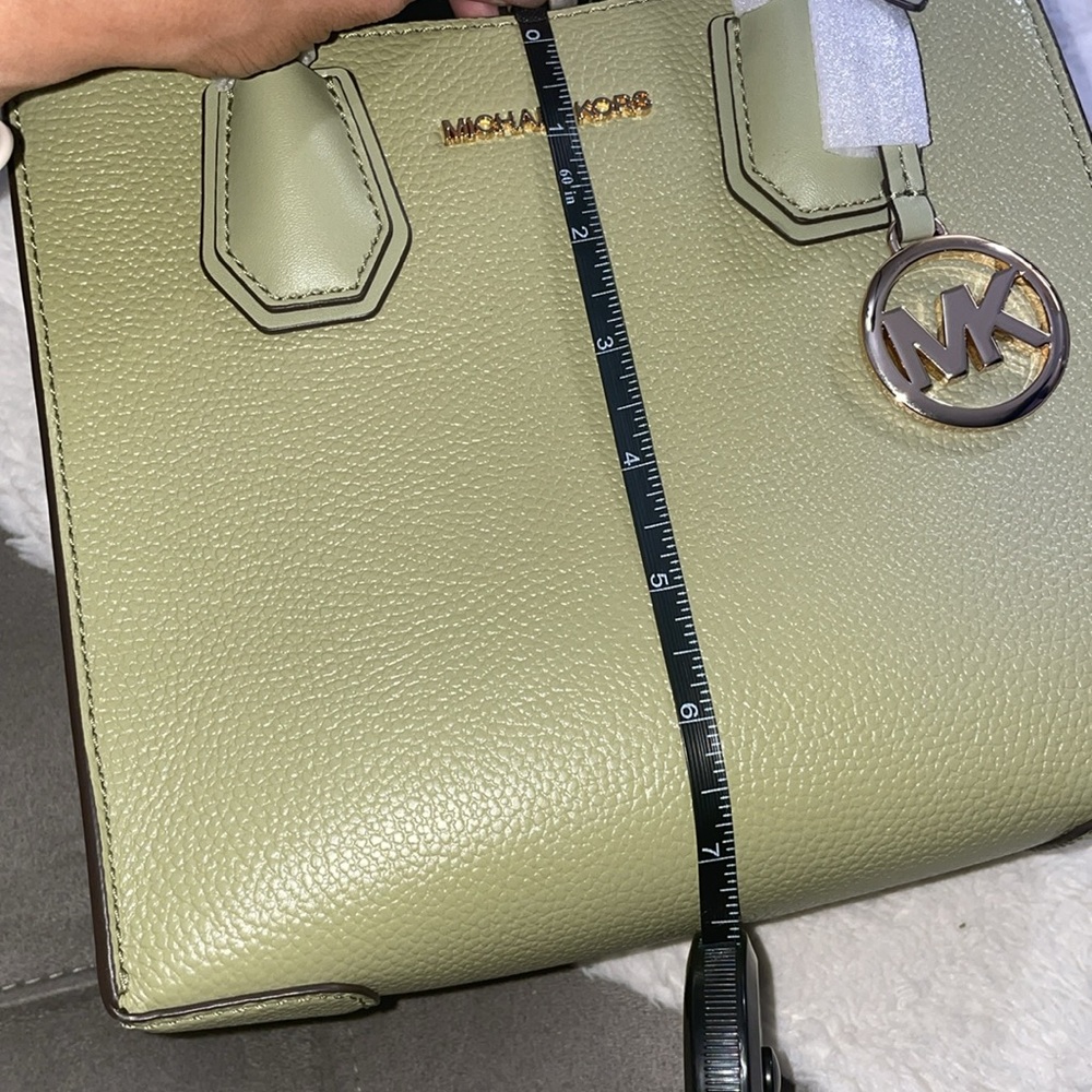 NWT Michael Kors Sheila Small Light Sage Vegan Leather Center Zip Satchel - Picture 10 of 12